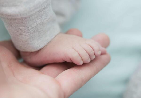 Surrogacy-in-australia-scaled