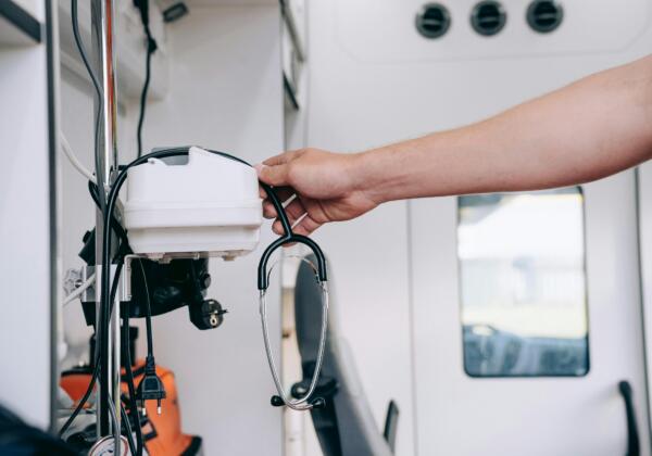 Pexels-mikhail-nilov-8943356